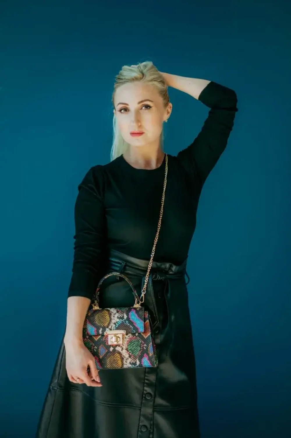 Женская разноцветная сумка из натуральной кожи