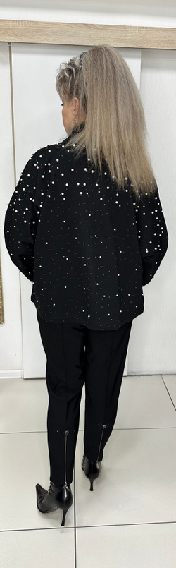 Черный жакет с принтом из страз и жемчужин