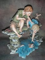 Статуэтка. Фарфор. Два друга и спасённая жизнь. Capodimonte. Италия