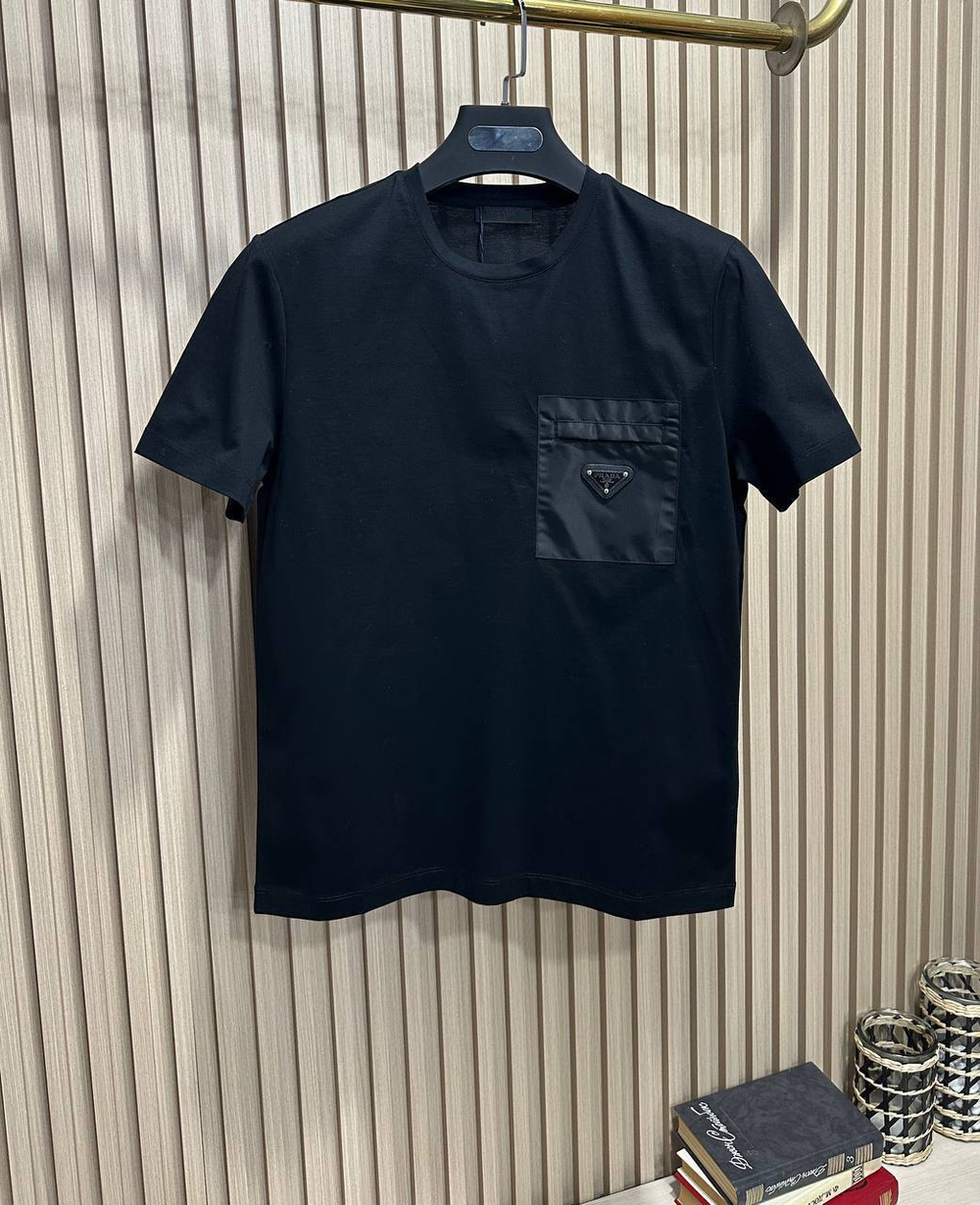 Футболка Prada