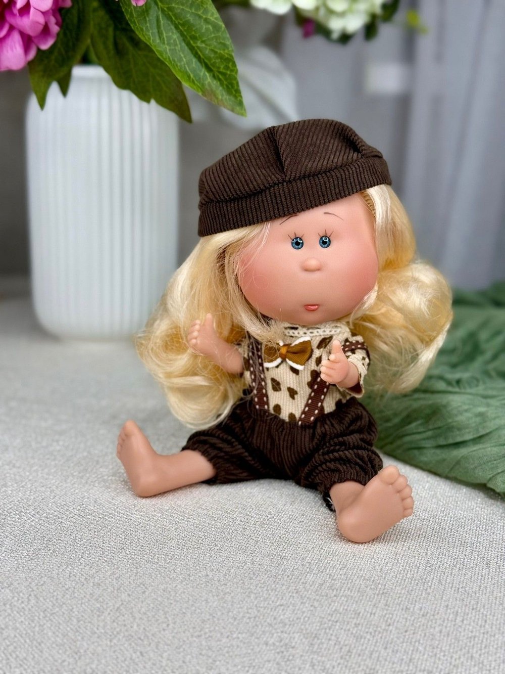 Кукла Nines виниловая 23см Little Mia (3100S2)