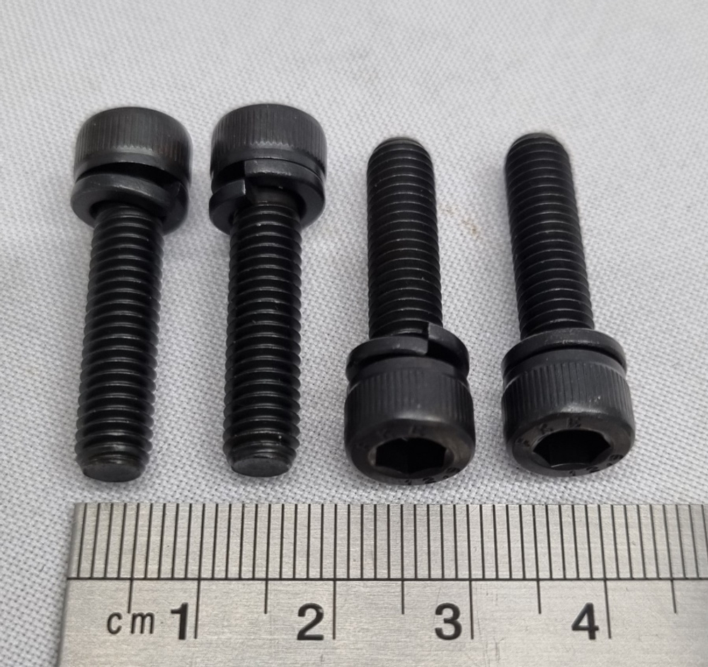 Винт крепления задней крышки корпуса 113SP39