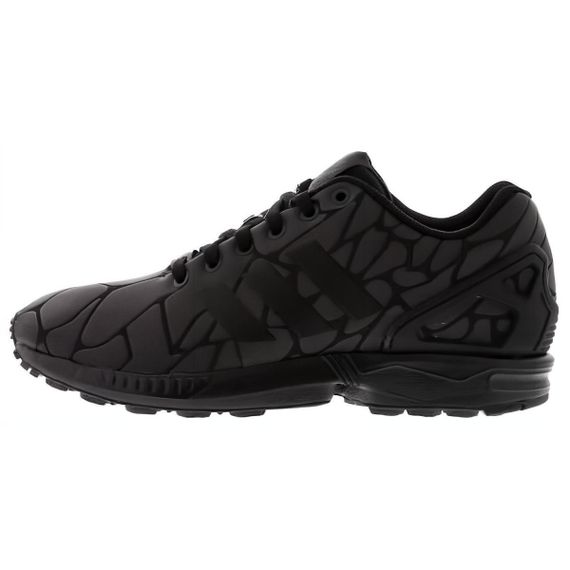 Кроссовки adidas originals ZX Flux - это универсальный топ Черного цвета.