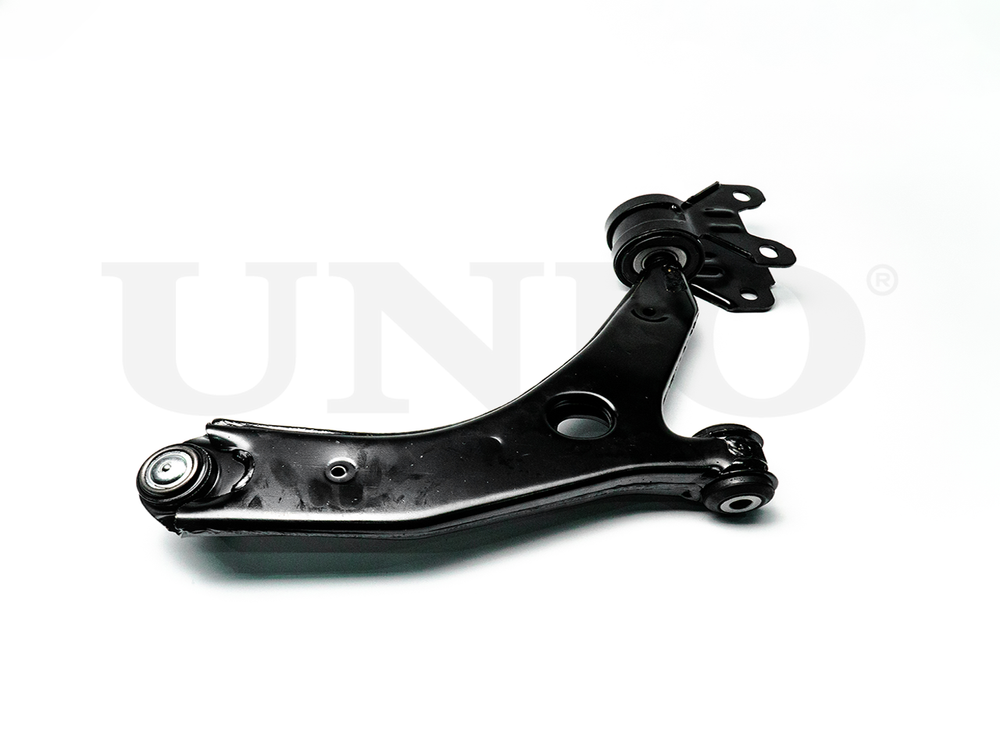 Рычаг подвески поперечный передний нижний левый UNIO SSP-40080