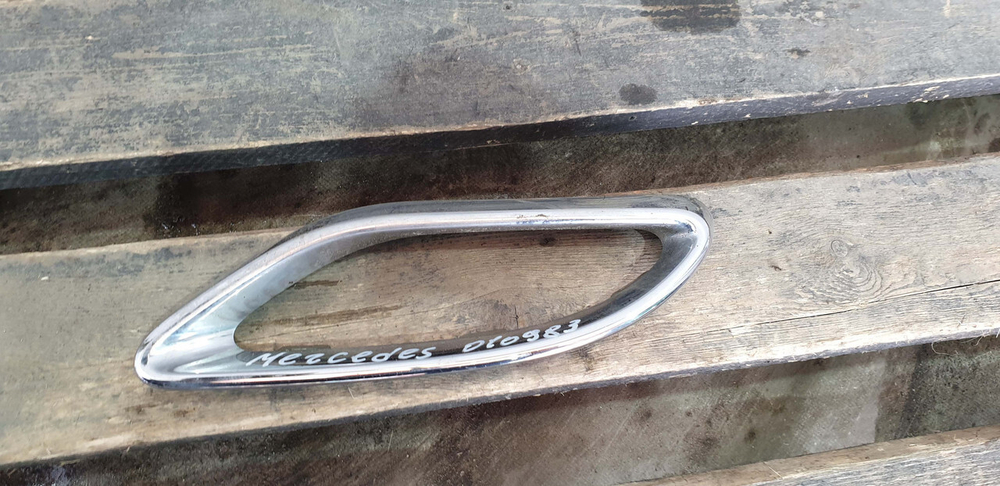 Накладка юбки заднего бампера Mercedes GLS (X166) 15-19 Б/У Оригинал A0008850174