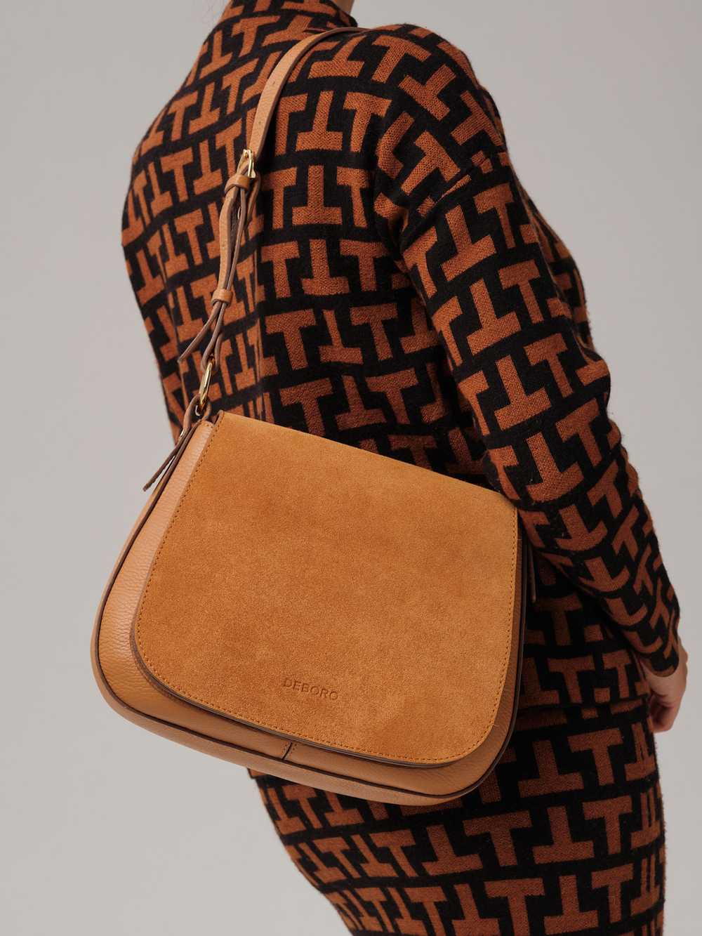 Замшевая сумка Deboro 31026 коричневый лист