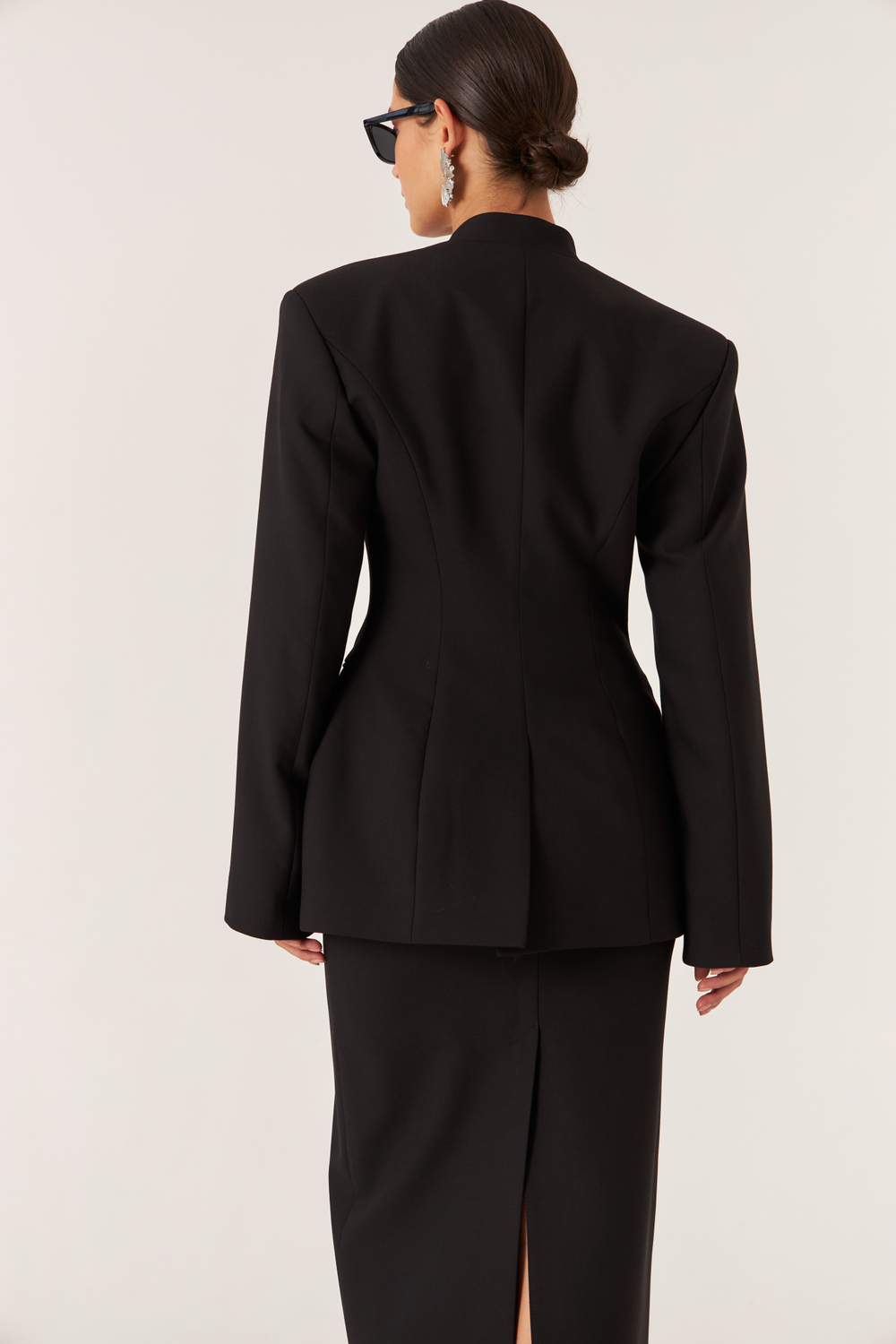 Пиджак облегающий