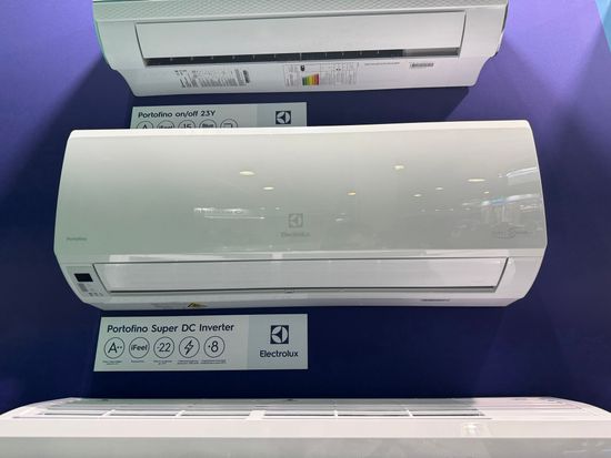 Настенная сплит-система Electrolux EACS/I-24HP/N8_23Y_in + EACS/I-24HP/N8_23Y_out, белый