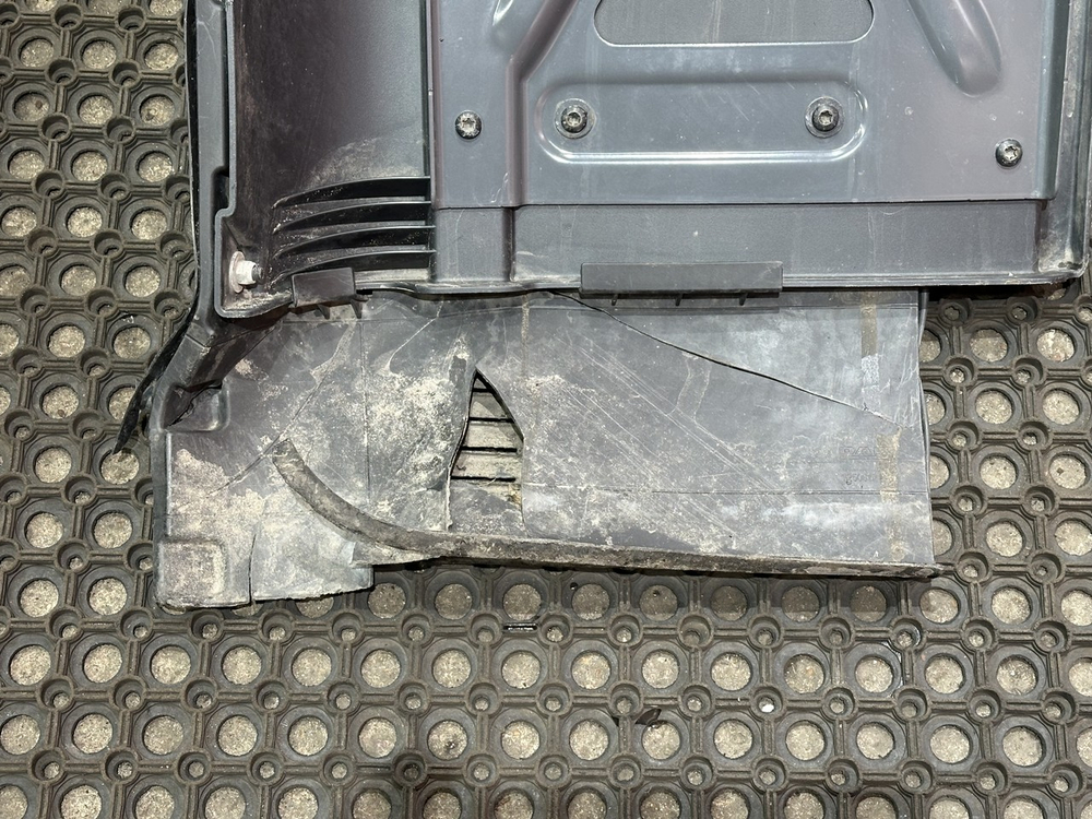 Крыло переднее левое задняя часть 2023г.