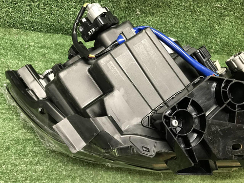 Фара левая Nissan X-Trail T32 (2017-2022) галоген