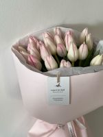 Букет из 25ти белых розовых тюльпанов - нет в наличии