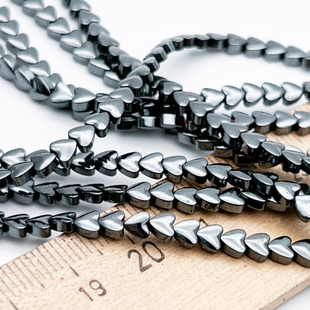 Гематит Сердце бусины (имитация), цвет черный, размер около 3,8 мм, цена за отрезок 19 см (1/2 нити)