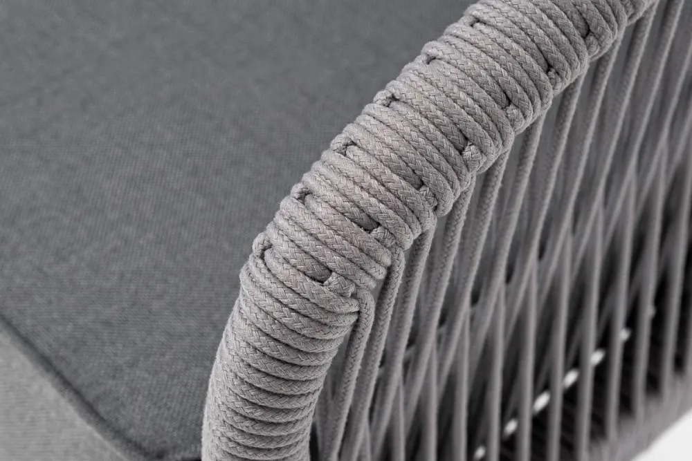 "Канны" кресло плетеное из роупа, каркас алюминий белый муар, роуп светло-серый круглый, ткань серая 017