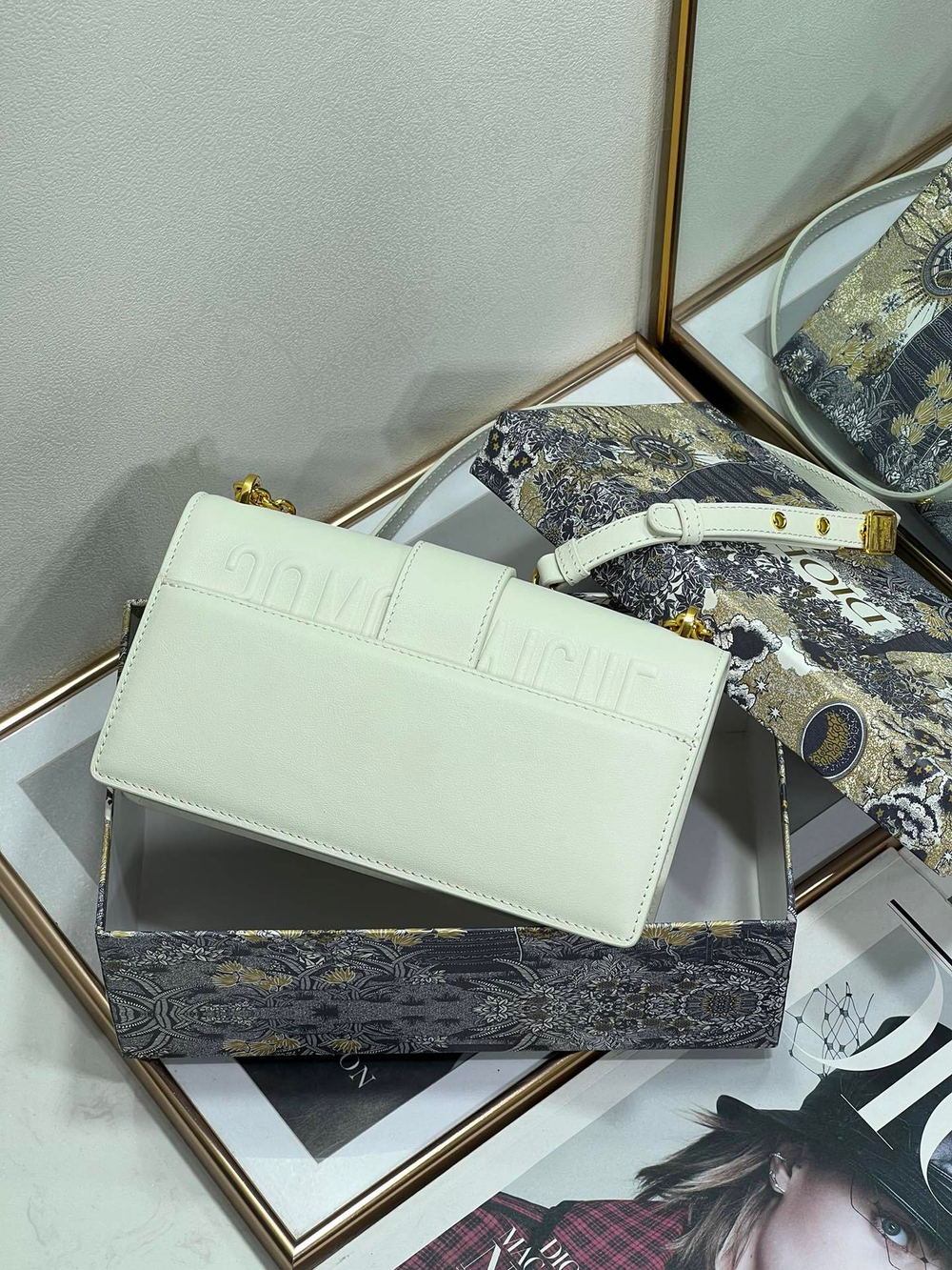 Christian Dior 30 Montaigne East-West Bag with Chain