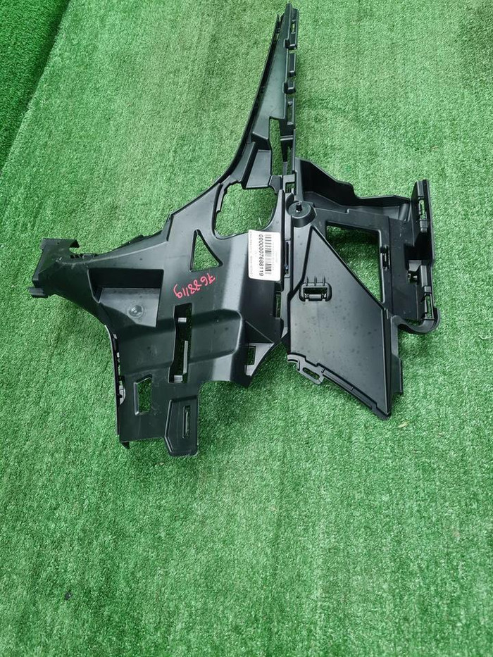 Кронштейн перед. бампера Mercedes S W223 20-нв AMG