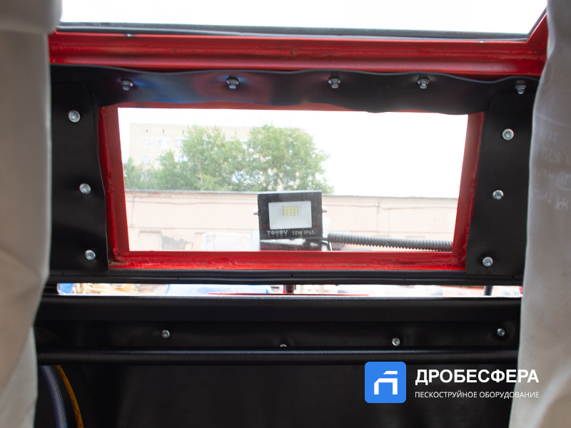 Пескоструйная камера PST КСО-110-Н-ФВ-М с фронтальной загрузкой