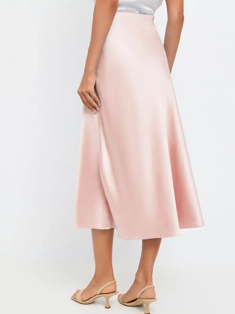 Пудровая юбка весенняя, атласная плотная, на резинке