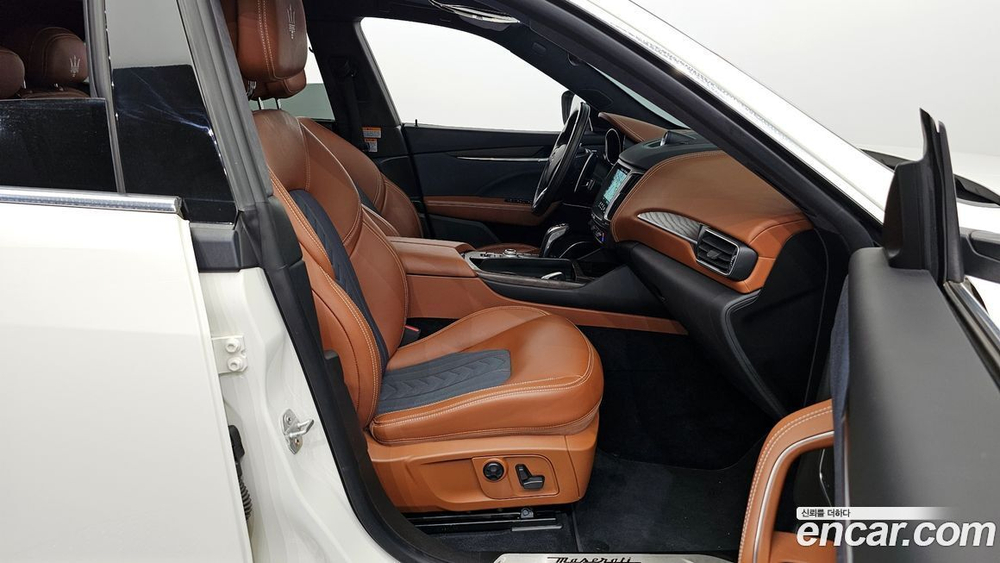 Maserati Levante 3.0 AWD GranLusso (06.2020)