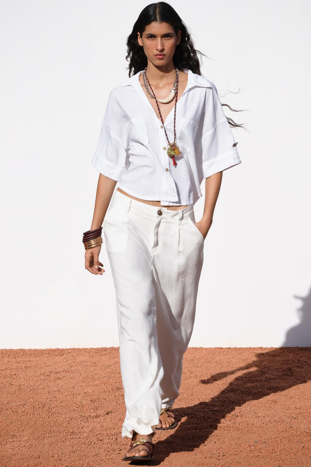 ZARA УКОРОЧЕННАЯ РУБАШКА ИЗ СМЕСОВОГО ЛЬНА, БЕЛЫЙ