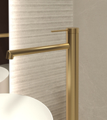 Смеситель для раковины Vincea напольный Rim VFBF-2R1BG, однорычажный, брашированное золото