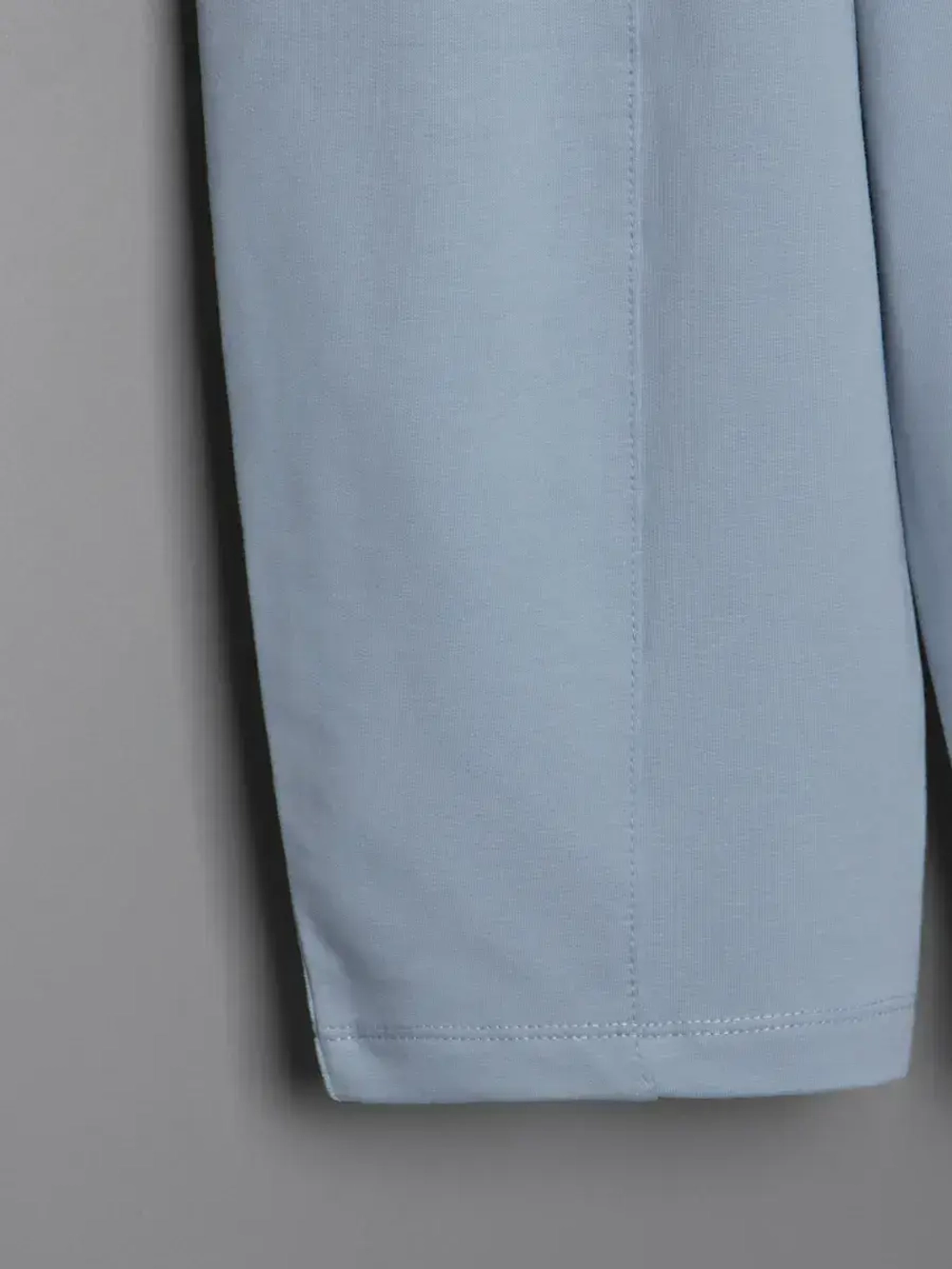 Спортивный костюм для девочки в школу