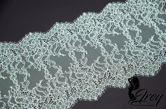 01-49 Кружево шантильи, 16 см, ментол