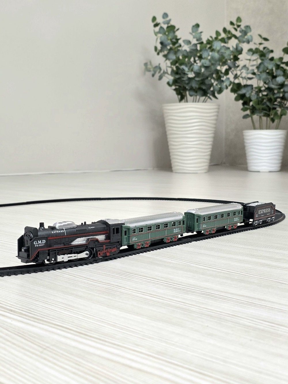 Железная дорога. Размеры дороги:104х68см, в коробке (201279549)