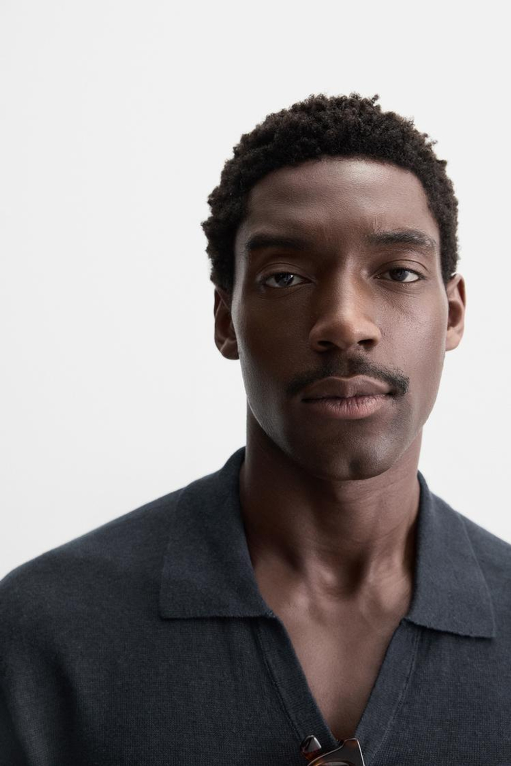 ZARA ПОЛО КЛАССИЧЕСКОГО КРОЯ, МОРСКОЙ СИНИЙ