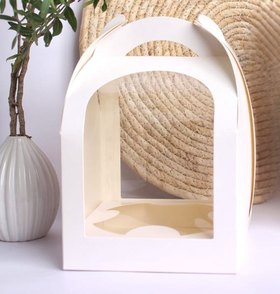 Коробка для кулича с двумя полукруглыми окнами 18х18х27,5 см.