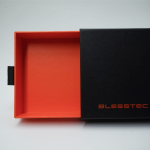 Подарочная коробка BLESSTEC черного цвета 19 на 10 см, с черным мешочком внутри