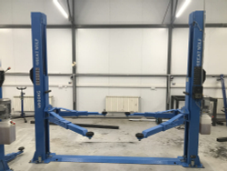 Подъемник двухстоечный GW-E4500 380 Great Wolf, 4500кг