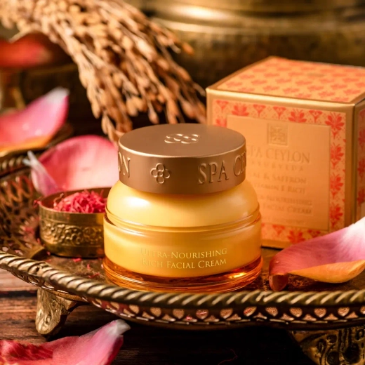 Обогащенный витамином Е ультрапитательный насыщенный крем для лица "САЛ И ШАФРАН"
