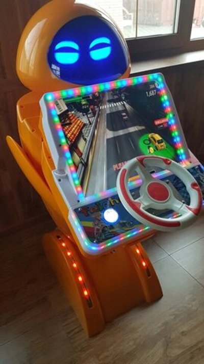 Детский игровой автомат «Робогонка»