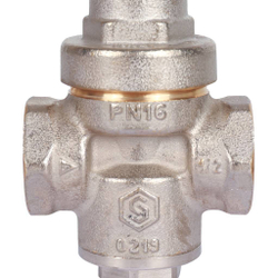 Редуктор давления поршневой   1/2"