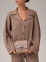 Сумка кожаная кросс-боди фруктовый мусс