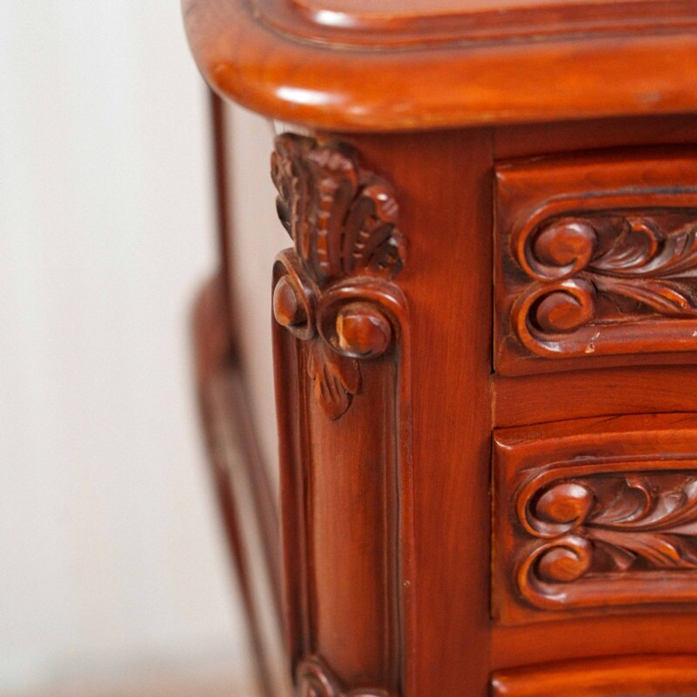 Комод в стиле Людовика XV