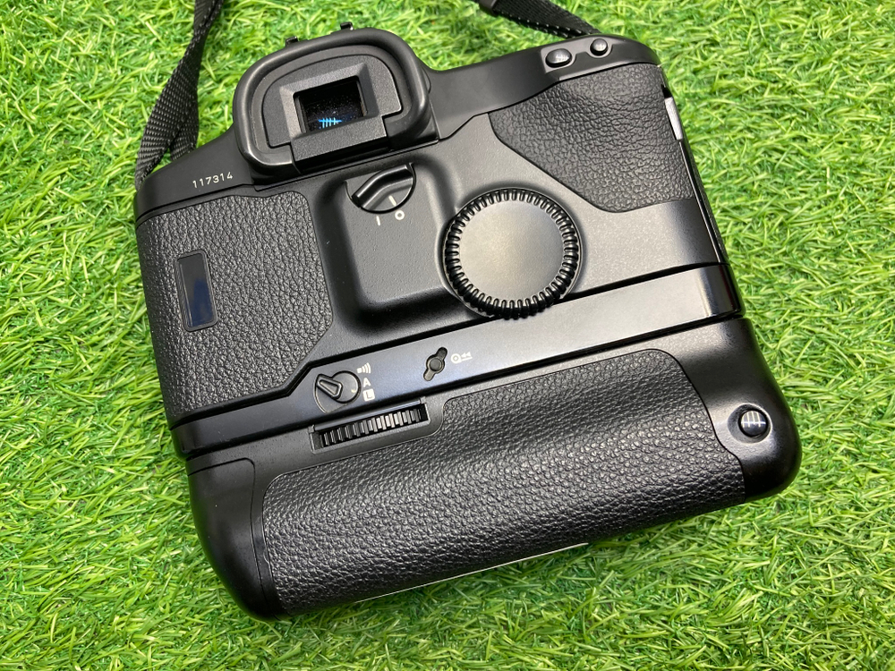 Canon EOS-1N + Canon Power Drive Booster EA1