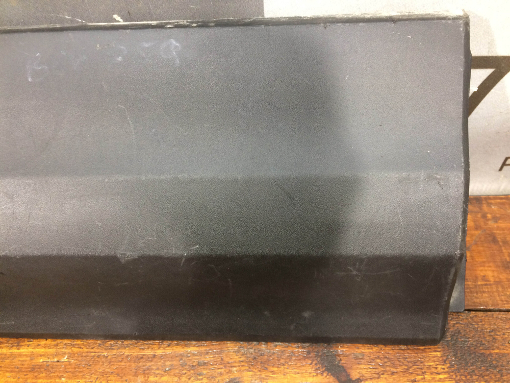 Накладка двери задней левой Skoda Karoq 17-нв Б/У Оригинал 57A854949