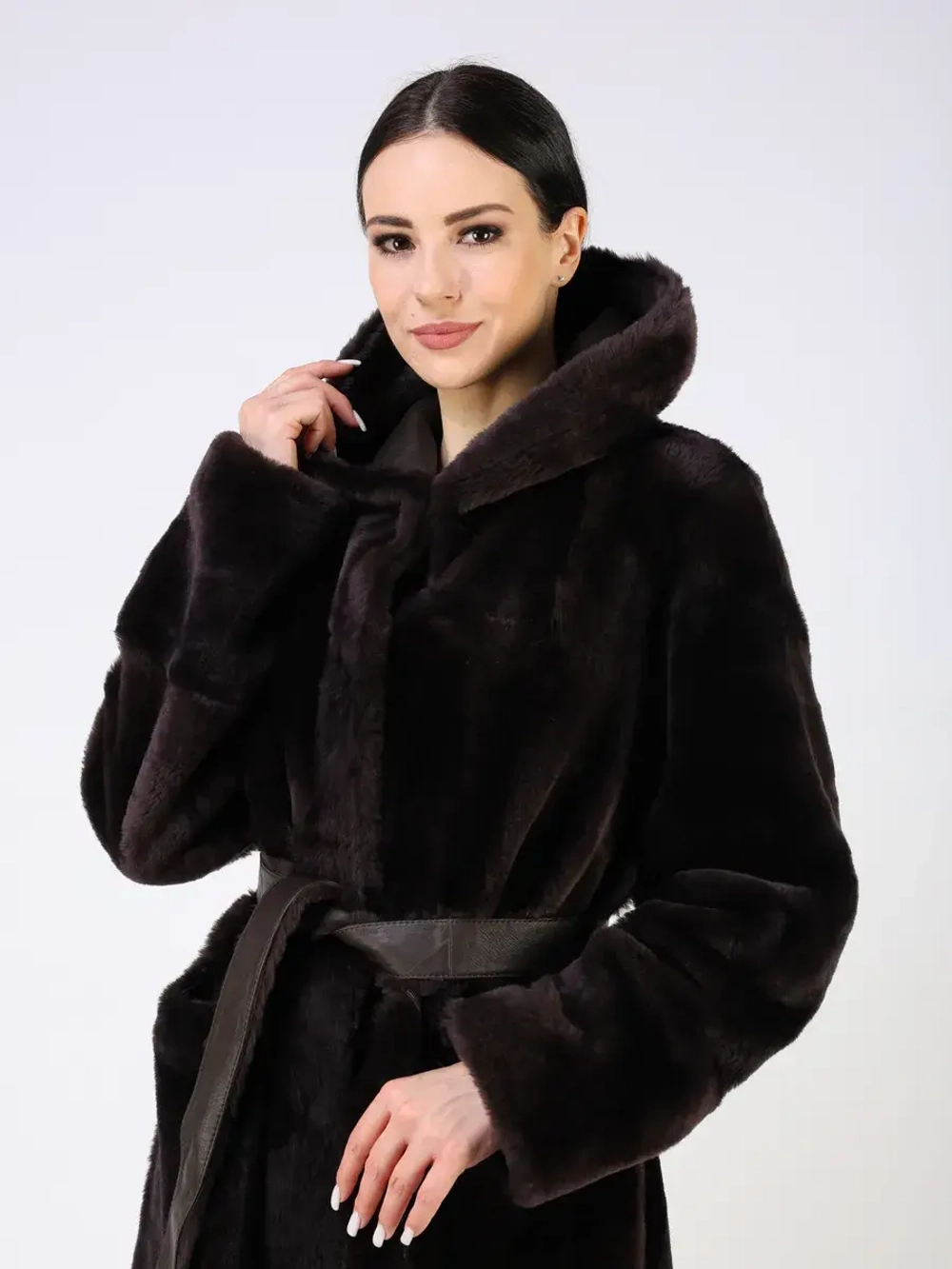 Дубленка зимняя шуба натуральная с капюшоном длинная