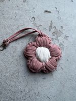 Брелок-цветок пудрово-розовый