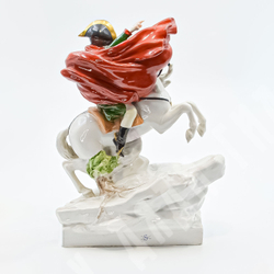 [Коллекционная статуэтка] Бонапарт на перевале Сен-Бернар. Фарфор, ручная роспись. Scheibe-Alsbach