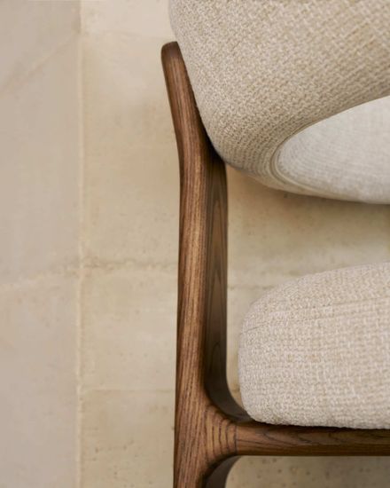 Granite Стул на 3 ножках из бежевого шенилла и массива ясеня в отделке орех Испания La Forma