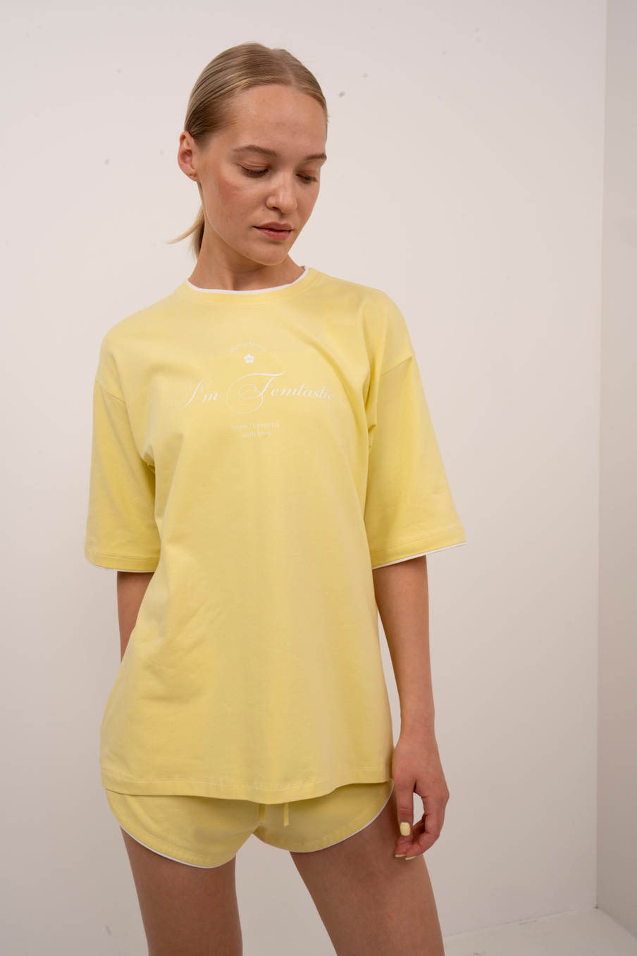 Мини-шорты с контрастным кантом | Последние размеры