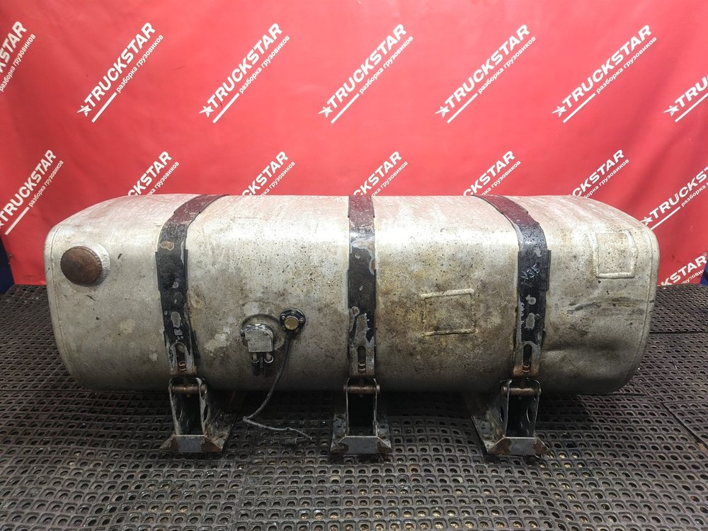 Бак топливный в сборе 730L
