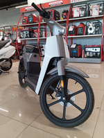 Электроскутер Honda Cub E