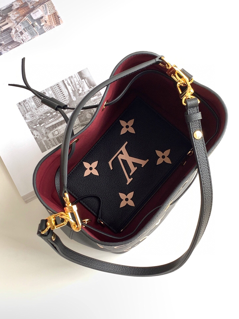 Louis Vuitton NeoNoe MM