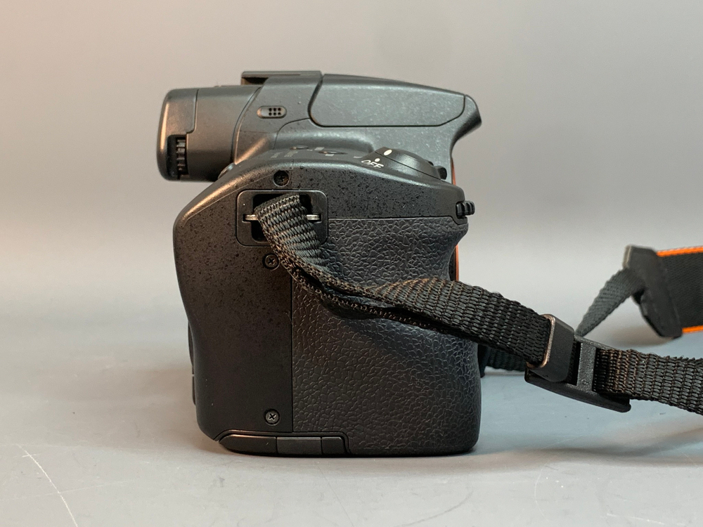 Sony Alpha SLT-A37 Kit 18-55mm
