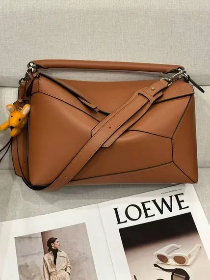 Сумка Loewe Puzzle Edge bag in classic calfskin