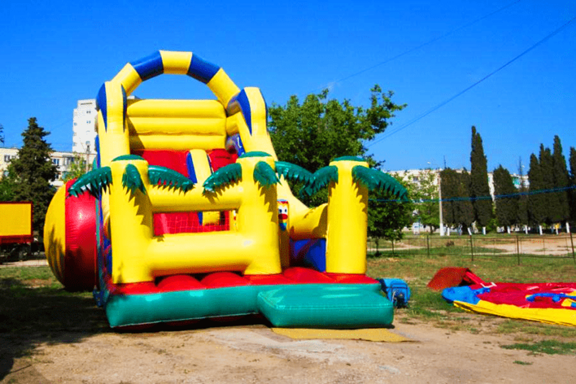Как выбрать место для надувного батута: советы для успешного старта бизнеса