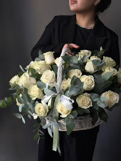 Цветы в корзине «Мондиаль классик»